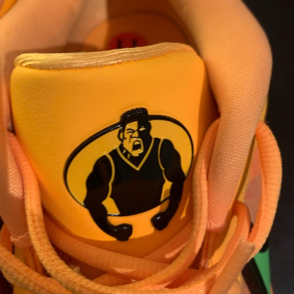 Giannas FREAK Orange. Brand new, never worn! - Picture 8 of 9